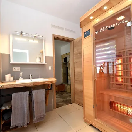 Mit Sauna & Spa, *